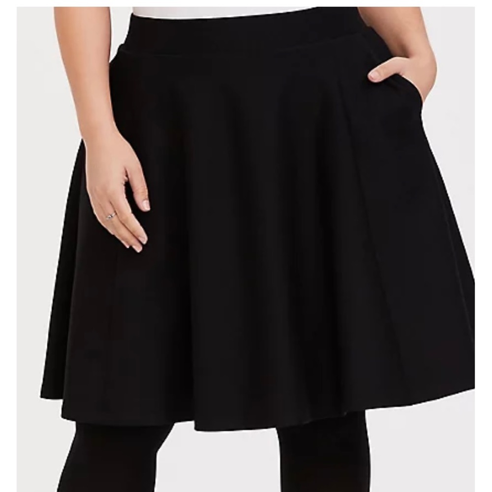 Full bottom skirt Torrid